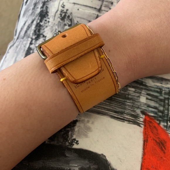 Louis Vuitton leather luggage tag/bracelet - Picture 7 of 8